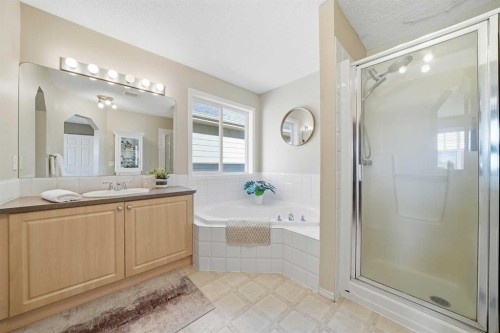 14 Kincora Drive Nw, Calgary, AB - Indoor Photo Showing Bathroom