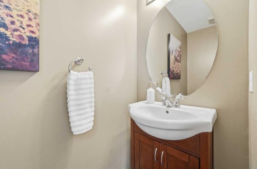14 Kincora Drive Nw, Calgary, AB - Indoor Photo Showing Bathroom