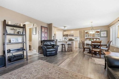 14 Kincora Drive Nw, Calgary, AB - Indoor Photo Showing Living Room