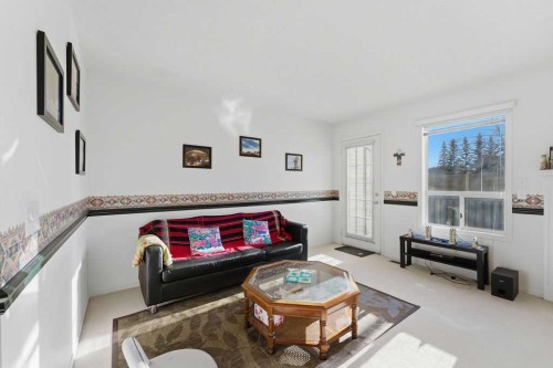 603 Citadel Terrace Nw, Calgary, AB - Indoor Photo Showing Living Room