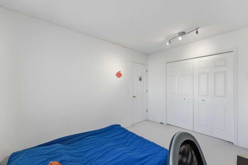 603 Citadel Terrace Nw, Calgary, AB - Indoor Photo Showing Bedroom