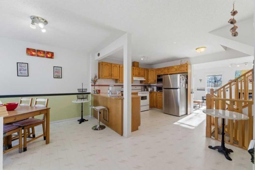 603 Citadel Terrace Nw, Calgary, AB - Indoor Photo Showing Kitchen