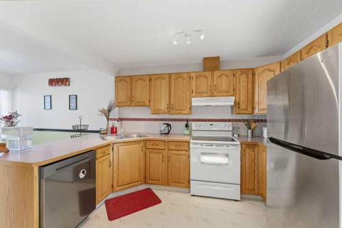 603 Citadel Terrace Nw, Calgary, AB - Indoor Photo Showing Kitchen