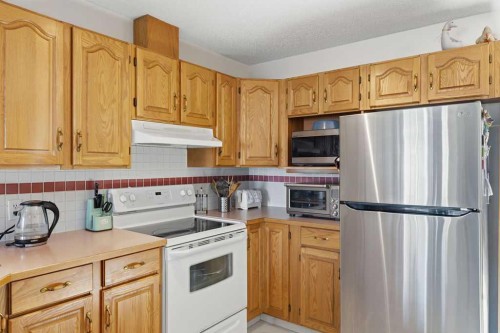 603 Citadel Terrace Nw, Calgary, AB - Indoor Photo Showing Kitchen