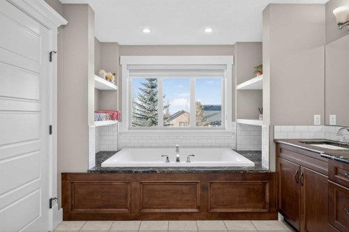 72 Rockcliff Grove Nw, Calgary, AB - Indoor Photo Showing Bathroom