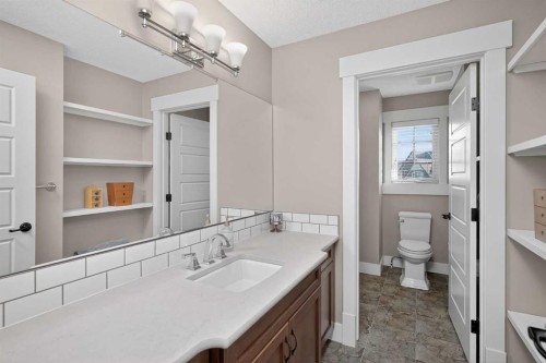 72 Rockcliff Grove Nw, Calgary, AB - Indoor Photo Showing Bathroom