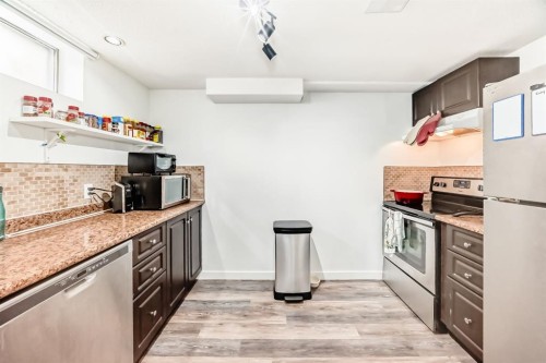 176 Hendon Drive Nw, Calgary, AB - Indoor Photo Showing Kitchen