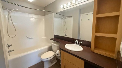 121-69 Springborough Court Sw, Calgary, AB - Indoor Photo Showing Bathroom