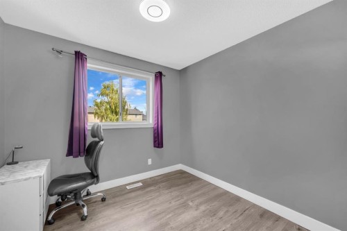 6022 Martingrove Road Ne, Calgary, AB - Indoor