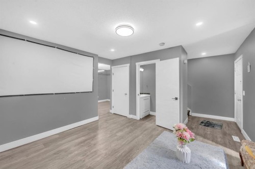 6022 Martingrove Road Ne, Calgary, AB - Indoor Photo Showing Other Room