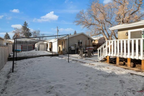 2231 39 Street Se, Calgary, AB - Outdoor