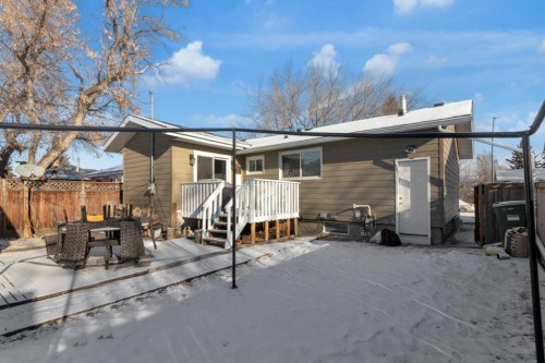 2231 39 Street Se, Calgary, AB - Outdoor