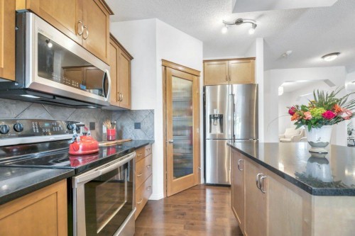 360 Parkmere Green, Chestermere, AB 