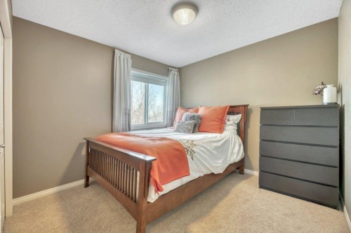 360 Parkmere Green, Chestermere, AB 