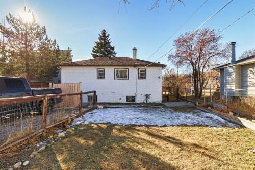 2820 Parkdale Boulevard Nw, Calgary, AB - Outdoor