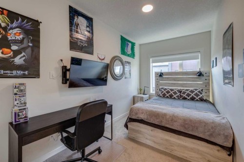 614 Greenbriar Common Nw, Calgary, AB - Indoor Photo Showing Bedroom