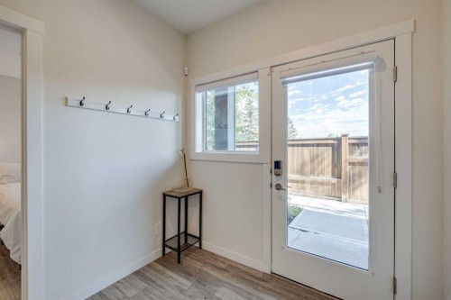 614 Greenbriar Common Nw, Calgary, AB - Indoor Photo Showing Other Room