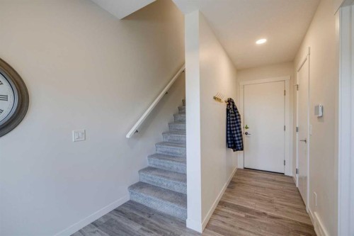 614 Greenbriar Common Nw, Calgary, AB - Indoor Photo Showing Other Room