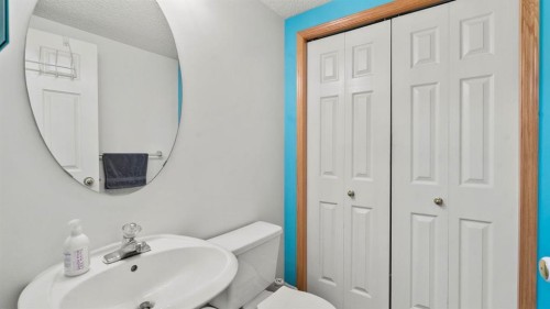 80 Arbour Grove Close Nw, Calgary, AB - Indoor Photo Showing Bathroom
