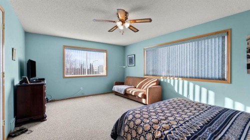 80 Arbour Grove Close Nw, Calgary, AB - Indoor Photo Showing Bedroom