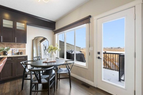 100 Lakeside View, Strathmore, AB - Indoor Photo Showing Dining Room