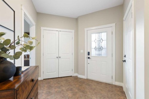 100 Lakeside View, Strathmore, AB - Indoor Photo Showing Other Room