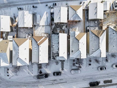 389 Cranberry Circle Se, Calgary, AB - Outdoor