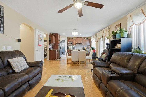 197 West Creek Boulevard, Chestermere, AB - Indoor Photo Showing Living Room