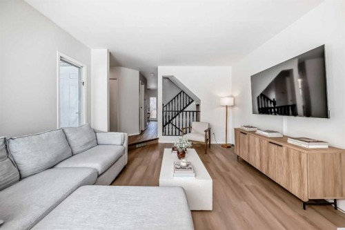 212 Cedarbrook Bay Sw, Calgary, AB - Indoor Photo Showing Living Room