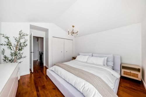 212 Cedarbrook Bay Sw, Calgary, AB - Indoor Photo Showing Bedroom