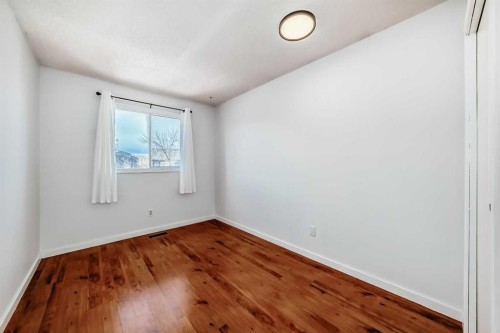 212 Cedarbrook Bay Sw, Calgary, AB - Indoor Photo Showing Other Room