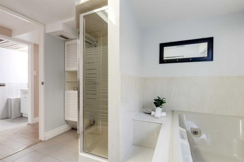 1205 Meadowbrook Drive Se, Airdrie, AB - Indoor Photo Showing Bathroom