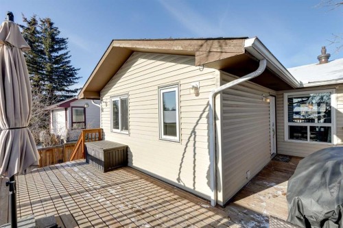 1205 Meadowbrook Drive Se, Airdrie, AB - Outdoor With Deck Patio Veranda With Exterior