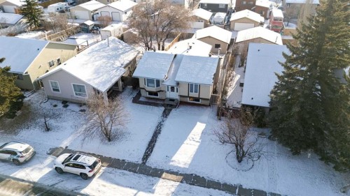 1205 Meadowbrook Drive Se, Airdrie, AB - Outdoor