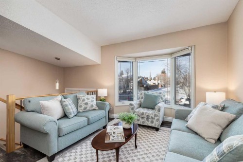 1205 Meadowbrook Drive Se, Airdrie, AB - Indoor Photo Showing Living Room