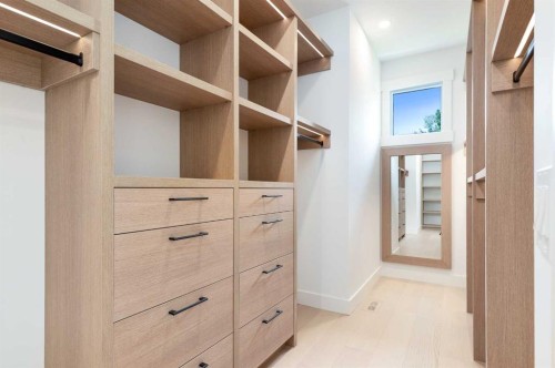 1807 Broadview Road Nw, Calgary, AB - Indoor