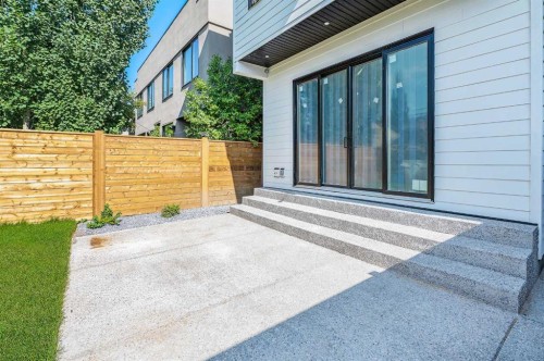 1807 Broadview Road Nw, Calgary, AB - Outdoor With Exterior