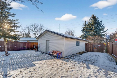 195 Fallswater Road Ne, Calgary, AB - Outdoor