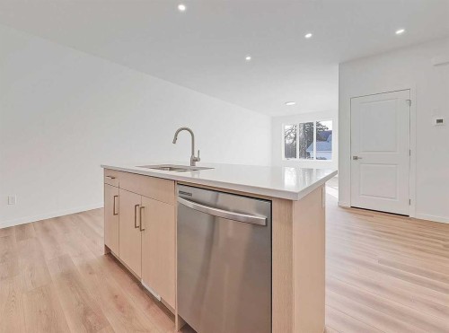 119 5 Avenue Se, High River, AB - Indoor Photo Showing Kitchen