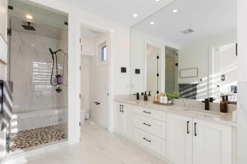 234 25 Avenue Ne, Calgary, AB - Indoor