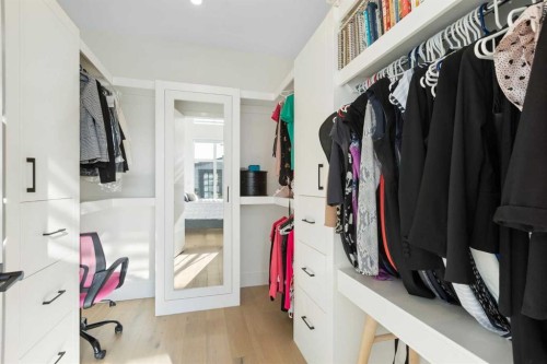 234 25 Avenue Ne, Calgary, AB - Indoor