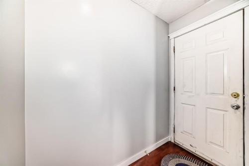 8007 Ranchview Drive Nw, Calgary, AB - Indoor Photo Showing Other Room