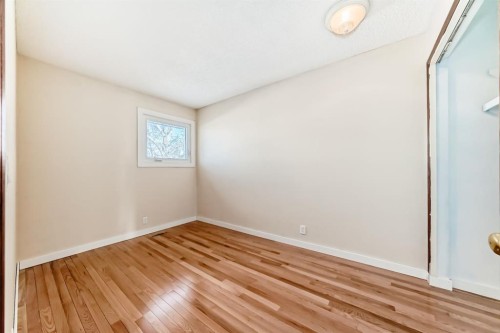 8007 Ranchview Drive Nw, Calgary, AB - Indoor Photo Showing Other Room