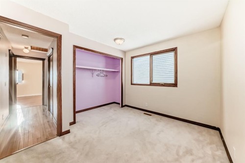 8007 Ranchview Drive Nw, Calgary, AB - Indoor Photo Showing Other Room