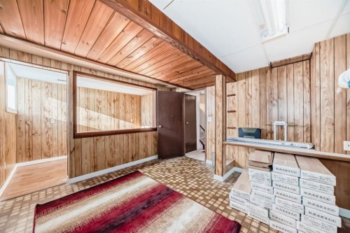 8007 Ranchview Drive Nw, Calgary, AB - Indoor Photo Showing Other Room