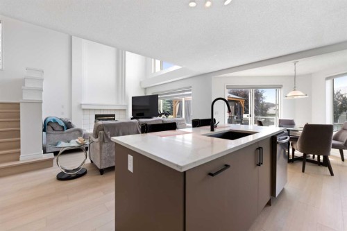 7 Country Hills Park Nw, Calgary, AB - Indoor Photo Showing Kitchen