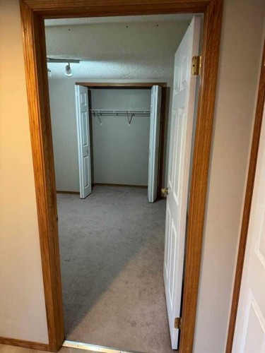 7 Country Hills Park Nw, Calgary, AB - Indoor Photo Showing Other Room