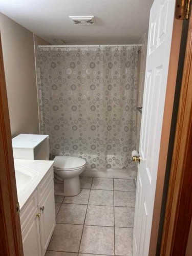 7 Country Hills Park Nw, Calgary, AB - Indoor Photo Showing Bathroom