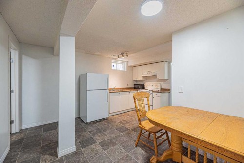38 Martindale Drive Ne, Calgary, AB - Indoor Photo Showing Kitchen