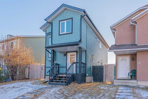 38 Martindale Drive Ne, Calgary, AB - Outdoor